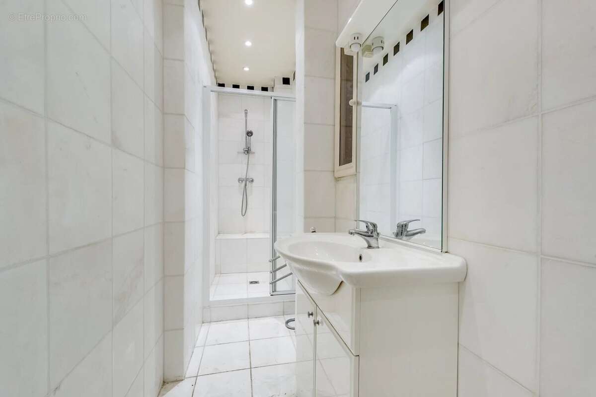Appartement à PARIS-8E