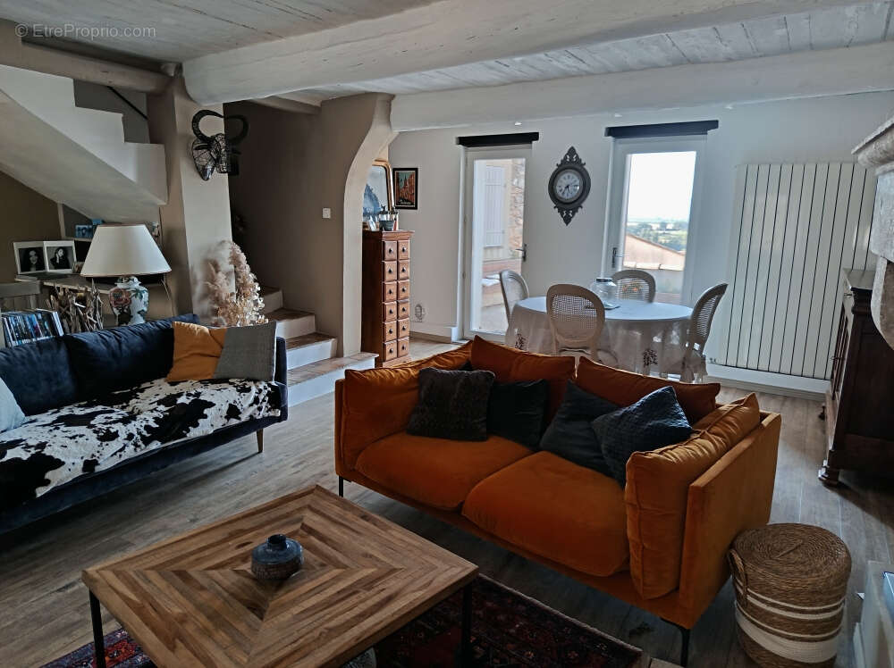 Maison de village de 160 m2  avec cour et terrasse - photo 8