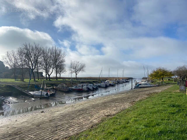 Maison à CHENAC-SAINT-SEURIN-D'UZET