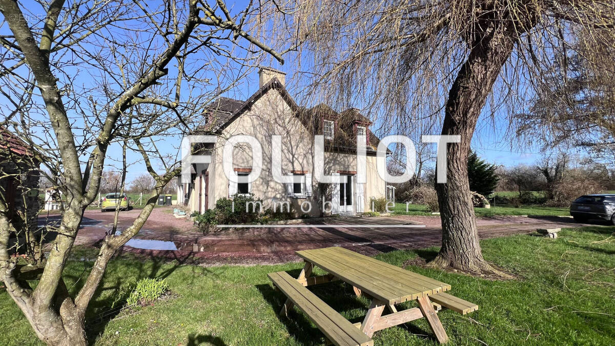 Maison à SAINT-CLAIR-SUR-L'ELLE