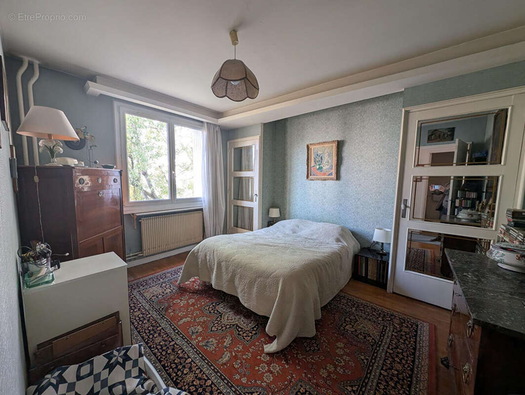 Appartement à PARIS-20E