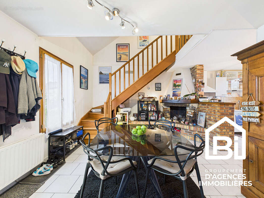 Maison à MONDEVILLE