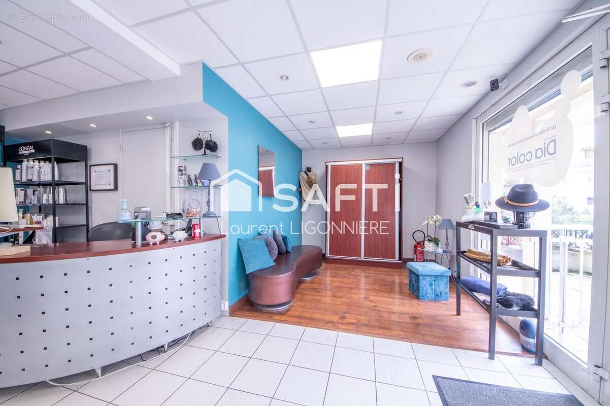 Photo 2 - Commerce à VILLECRESNES