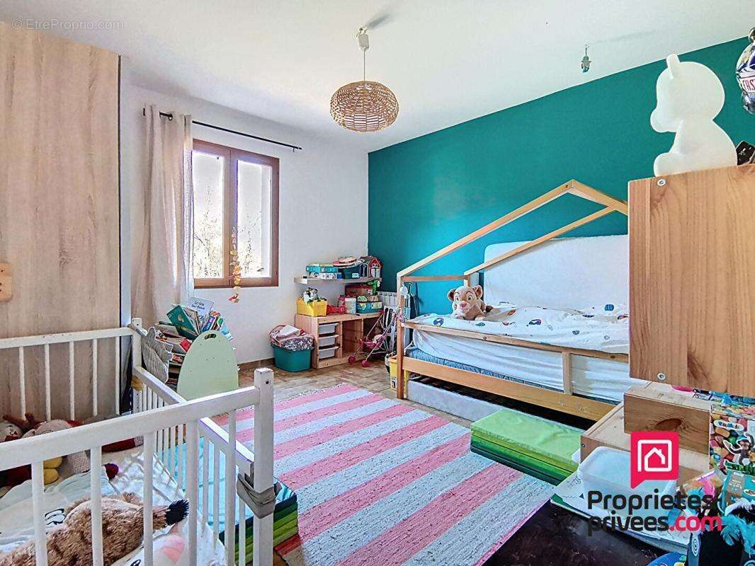 Maison 146m2 avec 2 accès indépendants, Double habitation, Fort potentiel locatif ,1500 m² terrain Mazaugues  83136 - photo 9