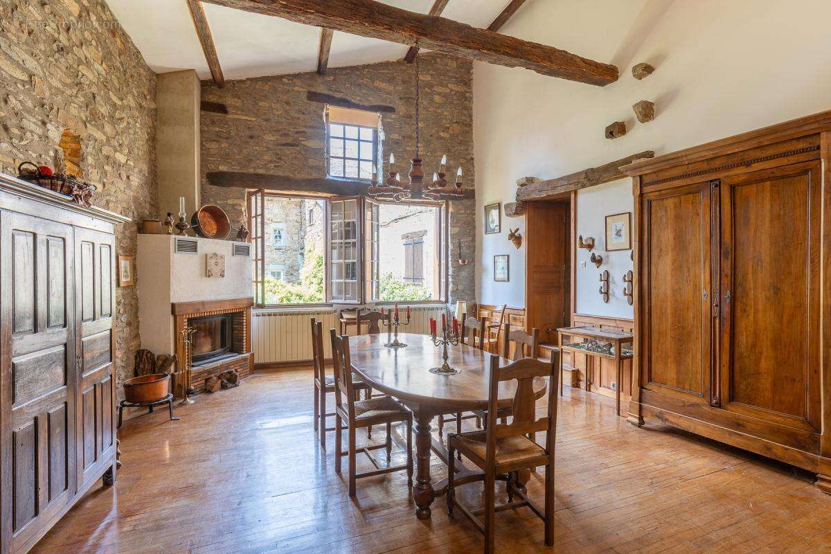 Maison 227 m² Sauveterre-de-Rouergue - Jardin au calme - photo 5