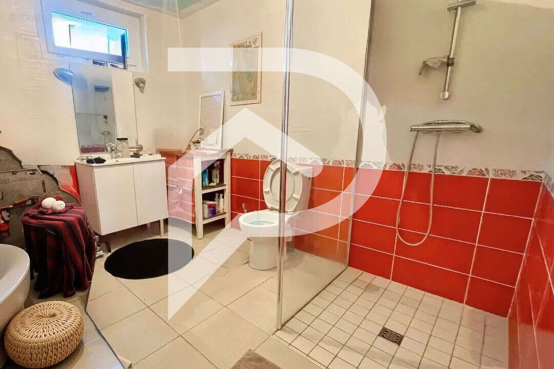 Maison à BAGNAC-SUR-CELE