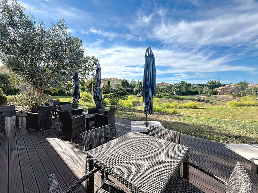 Maison à JONQUIERES-SAINT-VINCENT