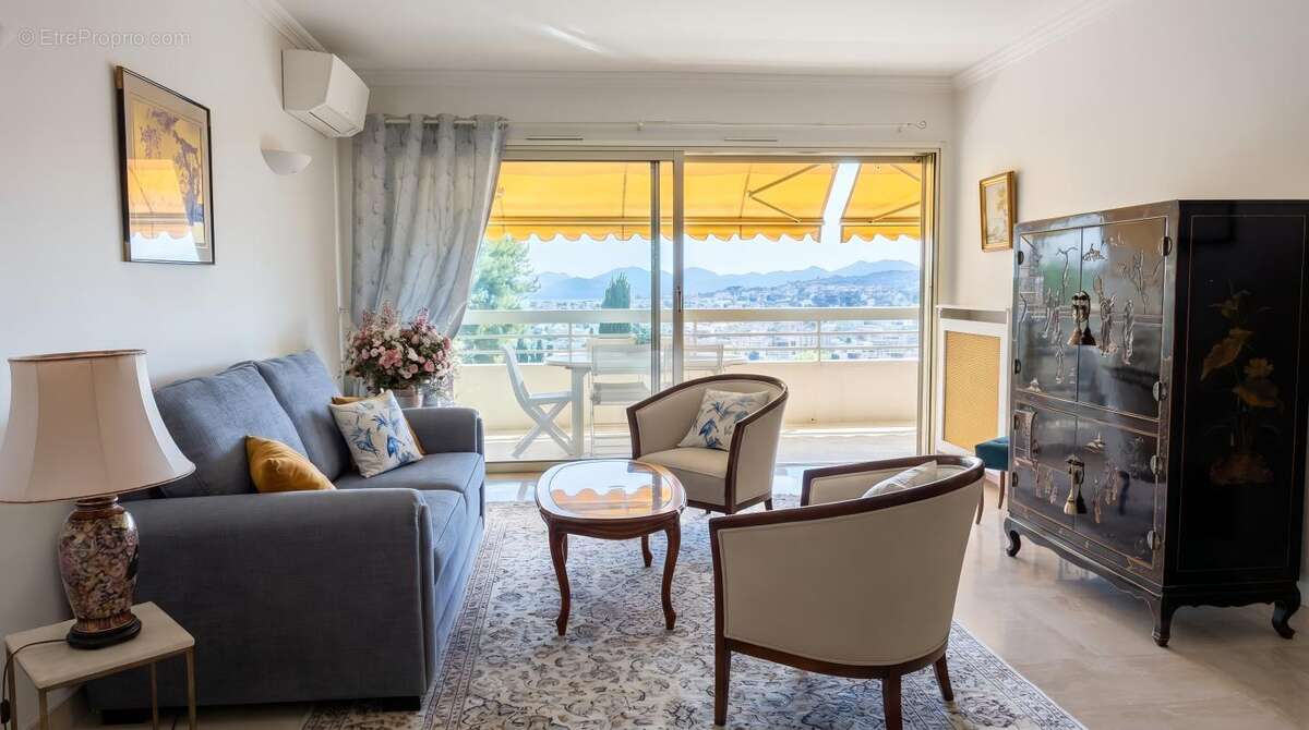 Appartement à LE CANNET