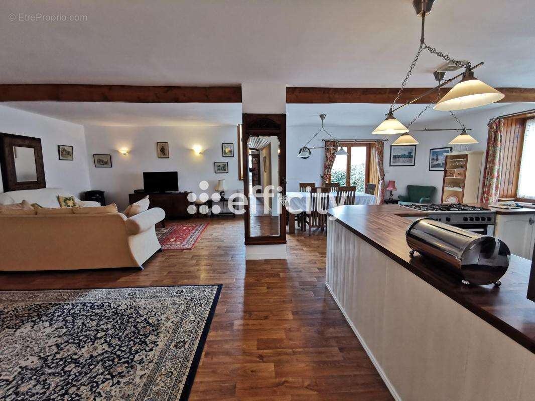 Maison 240 m² à Saint-Sever-Calvados  - photo 6