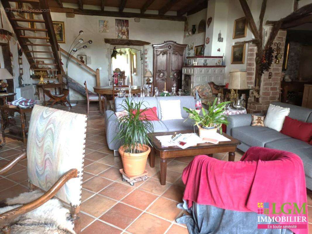 Maison à SAINT-LON-LES-MINES