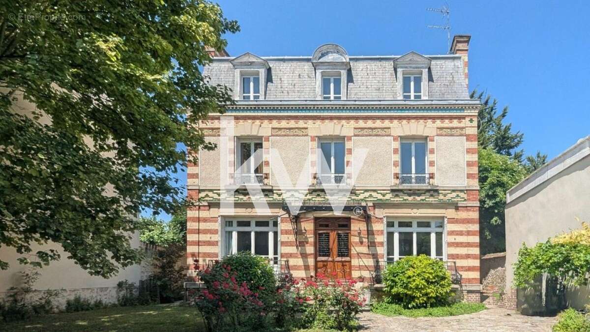 Maison à DEUIL-LA-BARRE