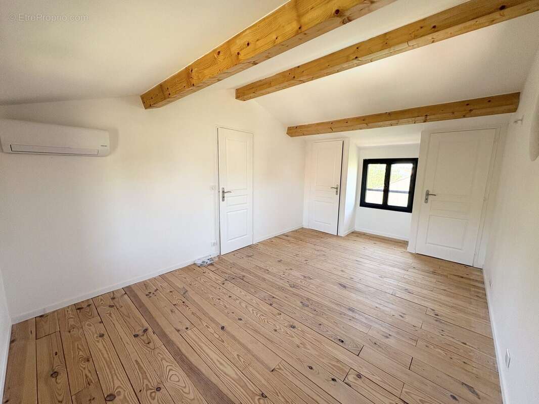 Maison 169 m² à Toulon  - photo 9