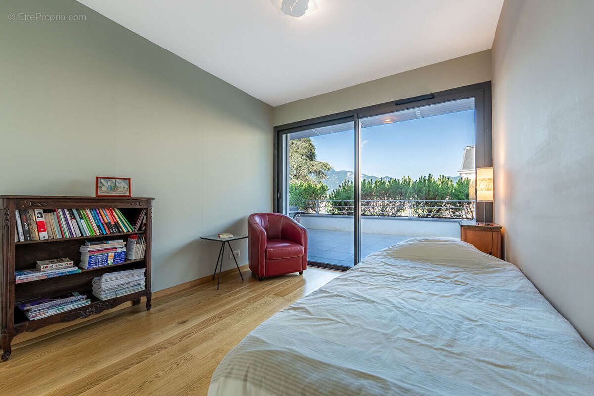 Appartement T3 avec grande terrasse et vue dégagée à Aix-les-Bains - photo 10