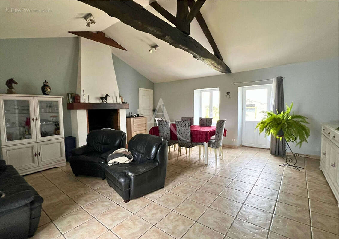 Maison à SAINT-URBAIN