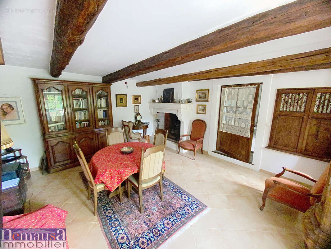 Maison à SAINT-LAURENT-DES-ARBRES