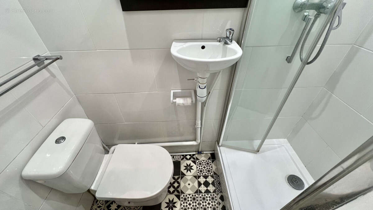 Commerce à PARIS-17E