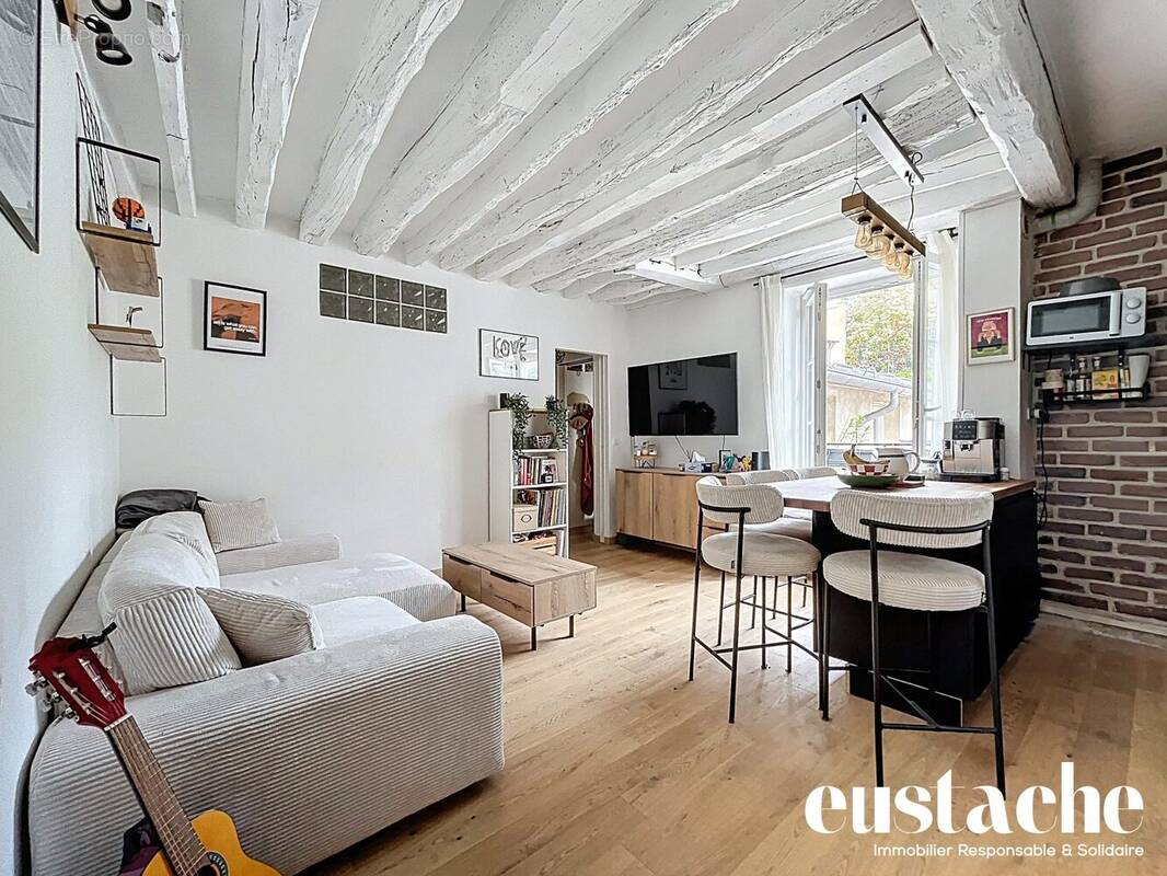 Appartement à CHARENTON-LE-PONT