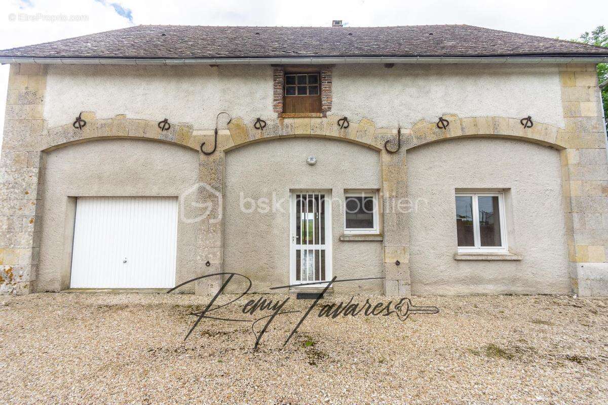 Maison à JOUY