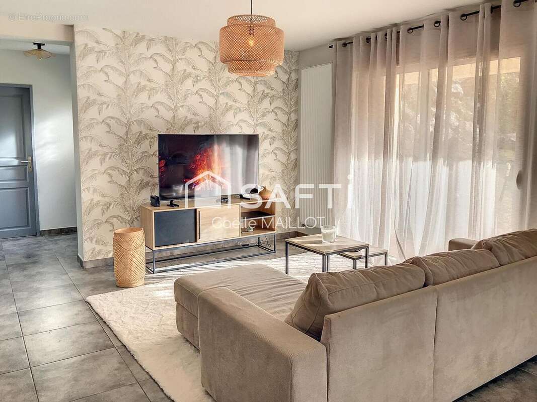 Maison 126 m² à Saint-Laurent-De-Cerdans  - photo 7