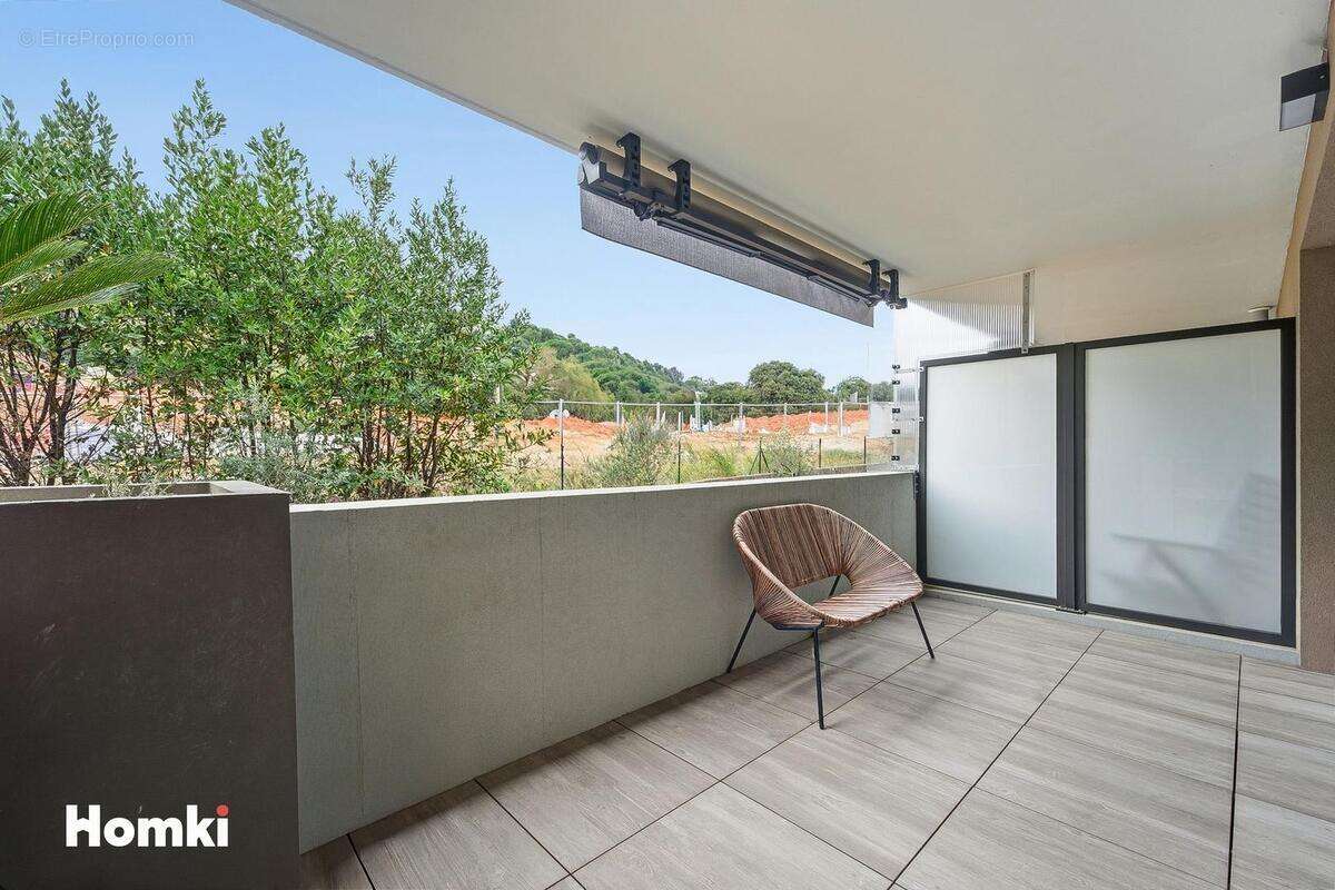 Appartement à SAINT-LAURENT-DU-VAR