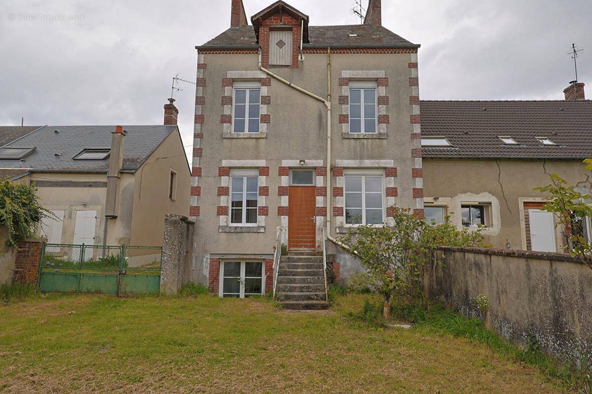 Maison à ALLOGNY