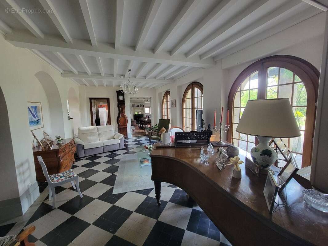 Maison à COGNAC