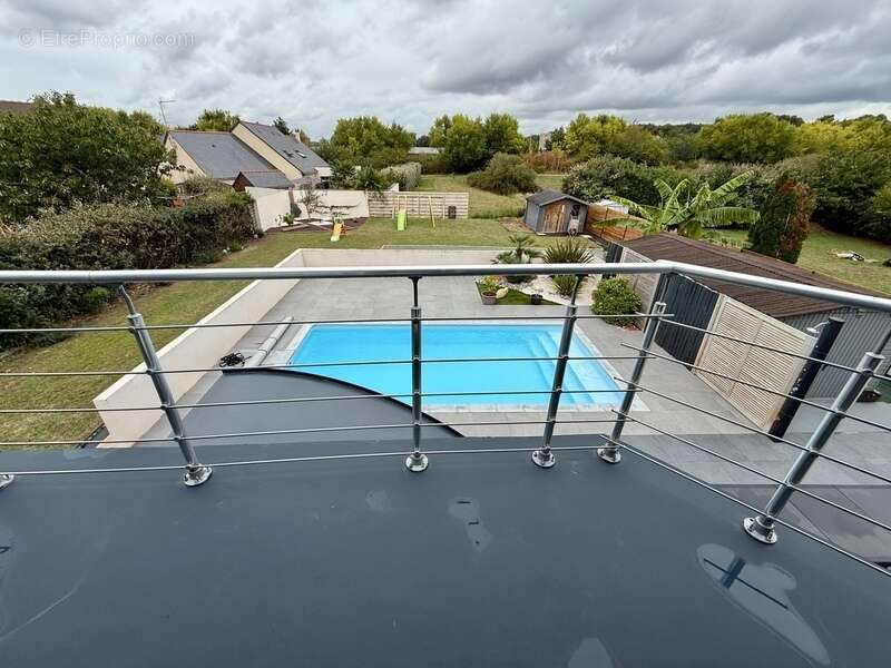 Maison à VILLEVEQUE