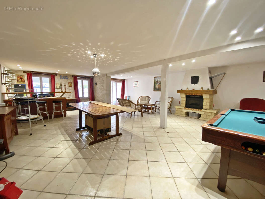 Maison à MENIL-LA-HORGNE