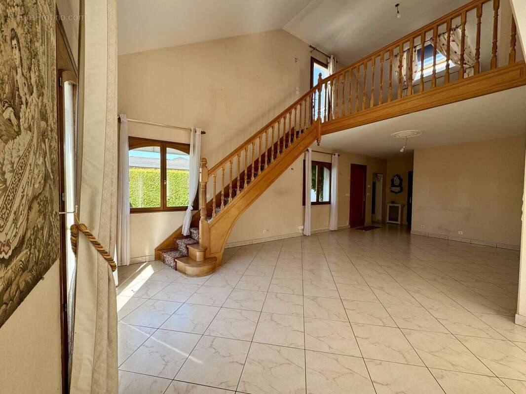 Maison 135 m² à Aulnoy-Lez-Valenciennes  - photo 2