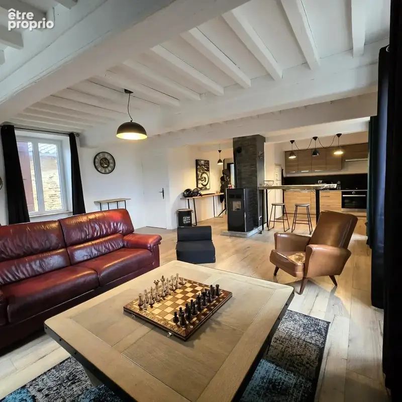 Maison à AZE