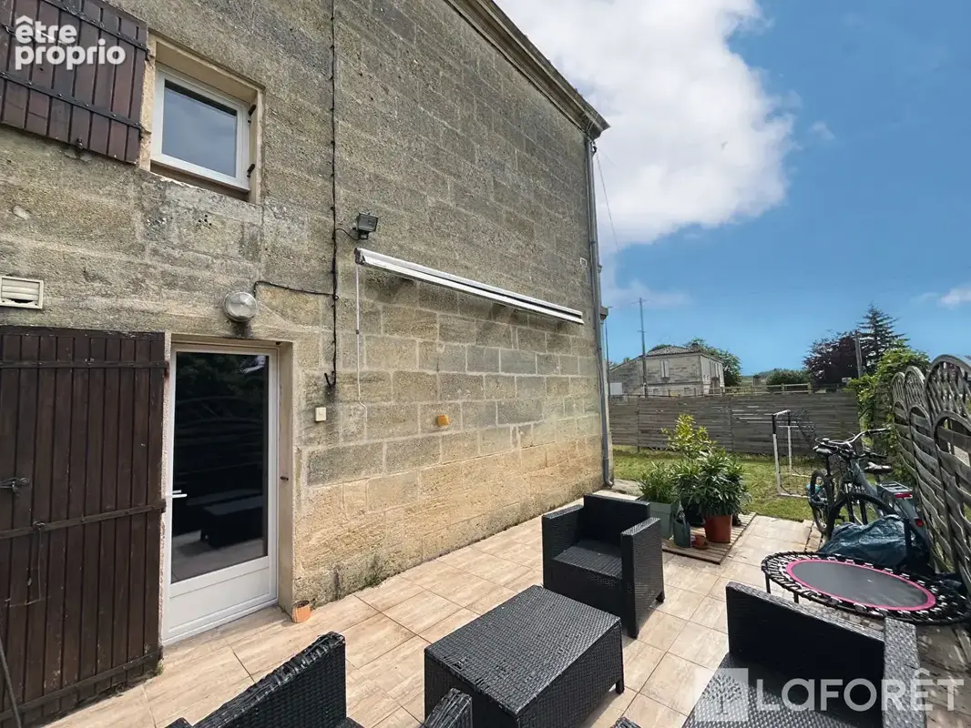 Maison en pierre Ambares Et Lagrave - 85 m2 - 3 chambres - photo 8