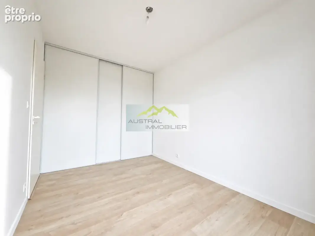 Rare à la Motte Servolex, Appartement T4 dernier étage avec terrasse de 64 m2 et magnifique vue. - photo 8