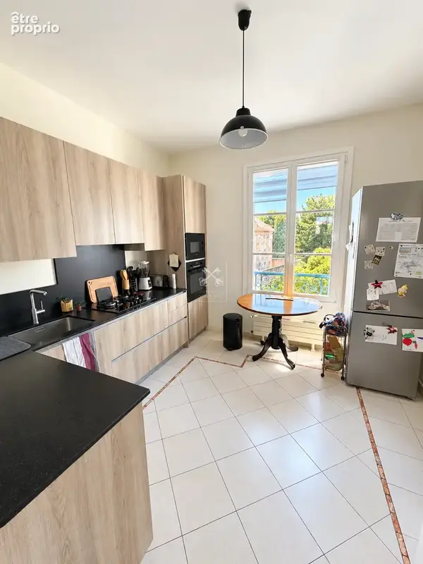 Fontainebleau - Centre /  Appartement 2 chambres avec jardin collectif + chambre de bonne + grenier + garage + - photo 4