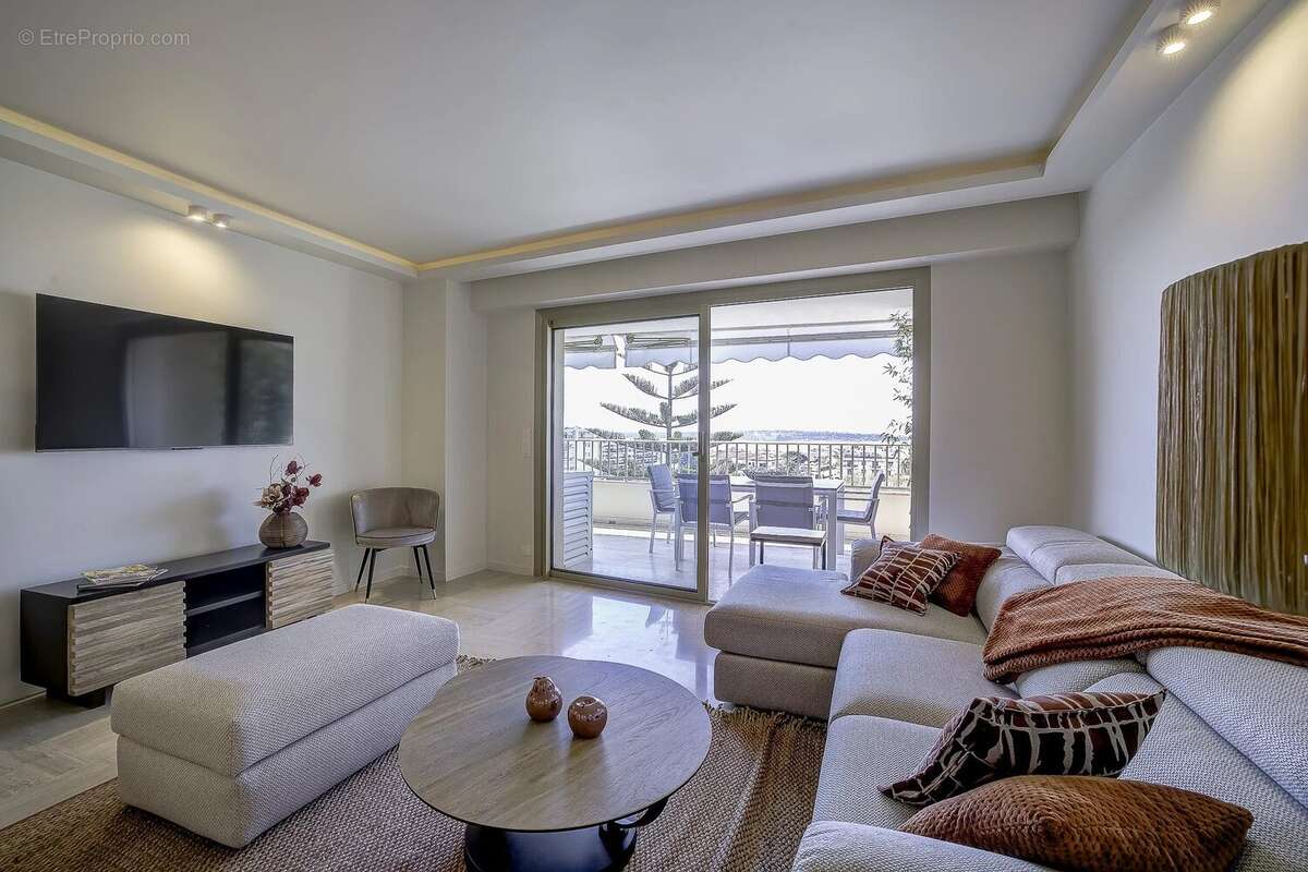 Luxueux Appartement à Cannes Basse Californie, Résidence avec jardin et piscine, vue mer - photo 3