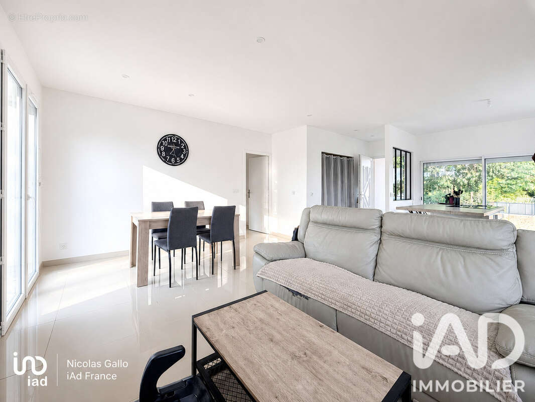 Maison 87 m² à Espiet  - photo 3