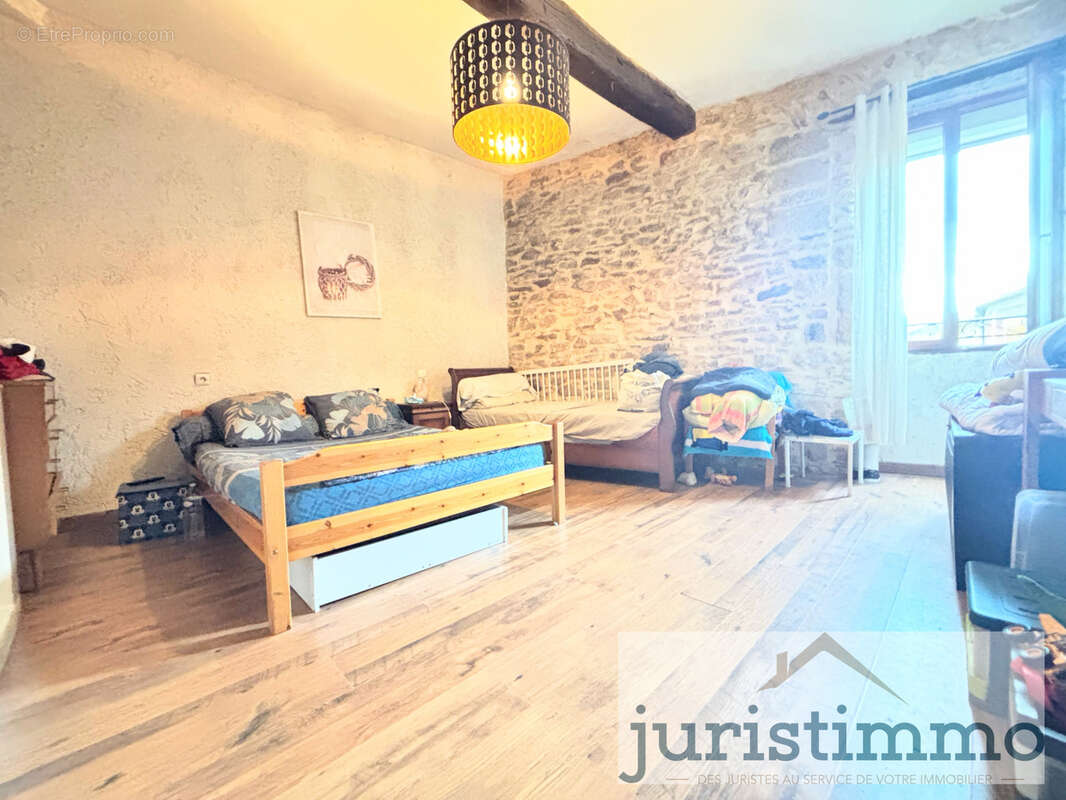 Spécial investisseur: maison de village à Mornas avec locataire  en place - photo 6