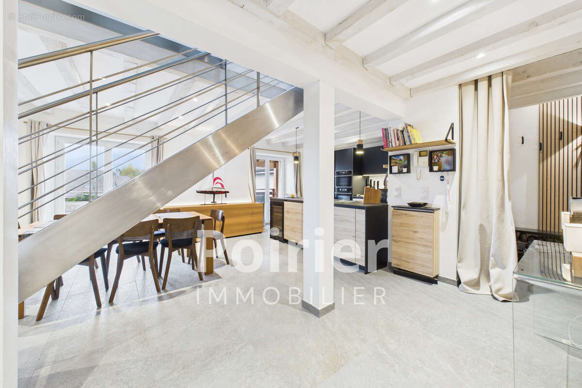 COUP DE CŒUR À VEIGY ! T5 Duplex rénové   Vue dégagée - photo 9