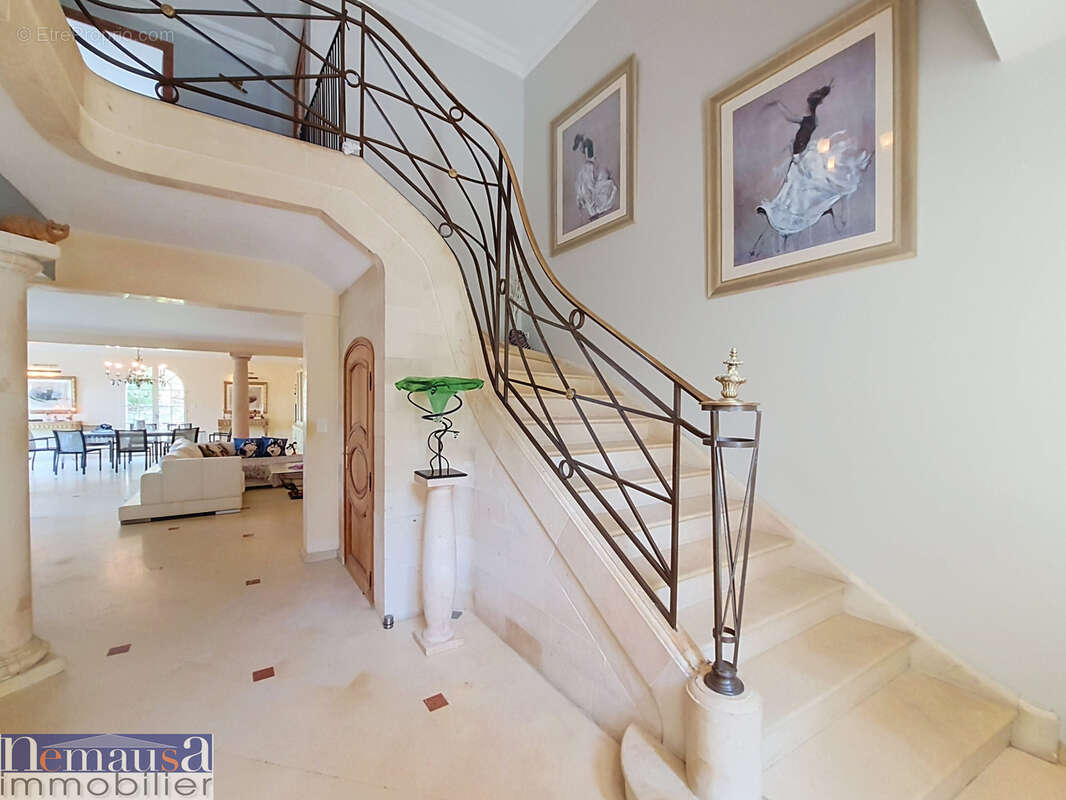 Propriété 200m2 avec Matériaux Nobles secteur bas Planette - photo 8
