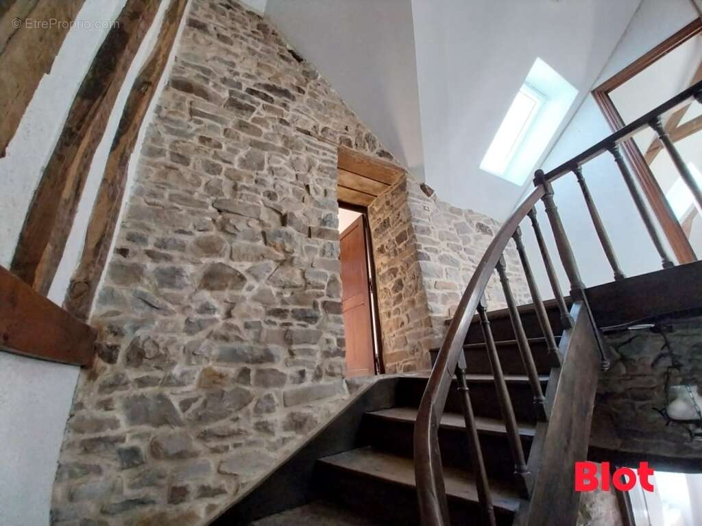 Maison 178 m² à Prince  - photo 8