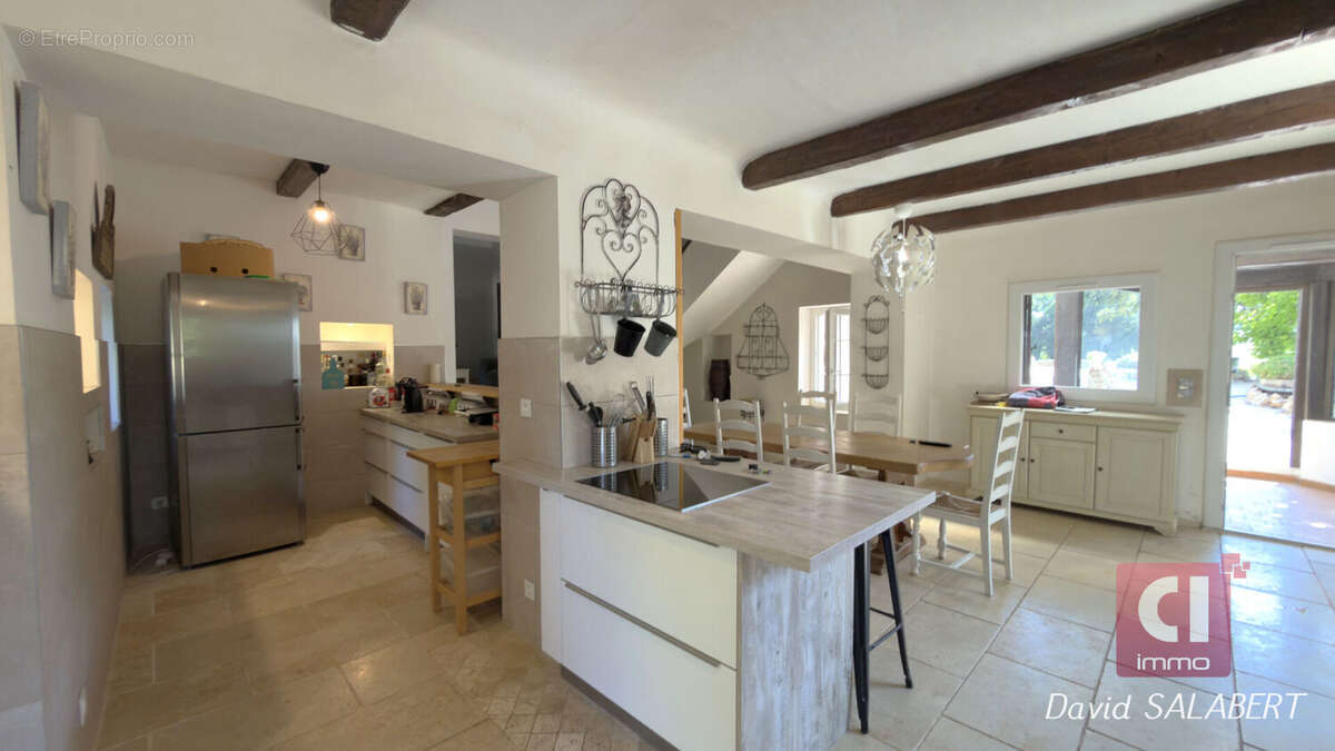Maison d'exception à vendre à Brignoles - 7 pièces, piscine et grand terrain - photo 5