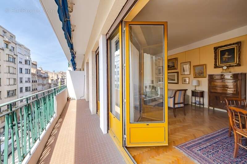 Appartement à MARSEILLE-8E