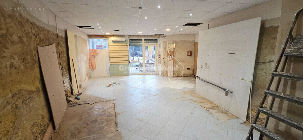 Commerce à CAVILLARGUES