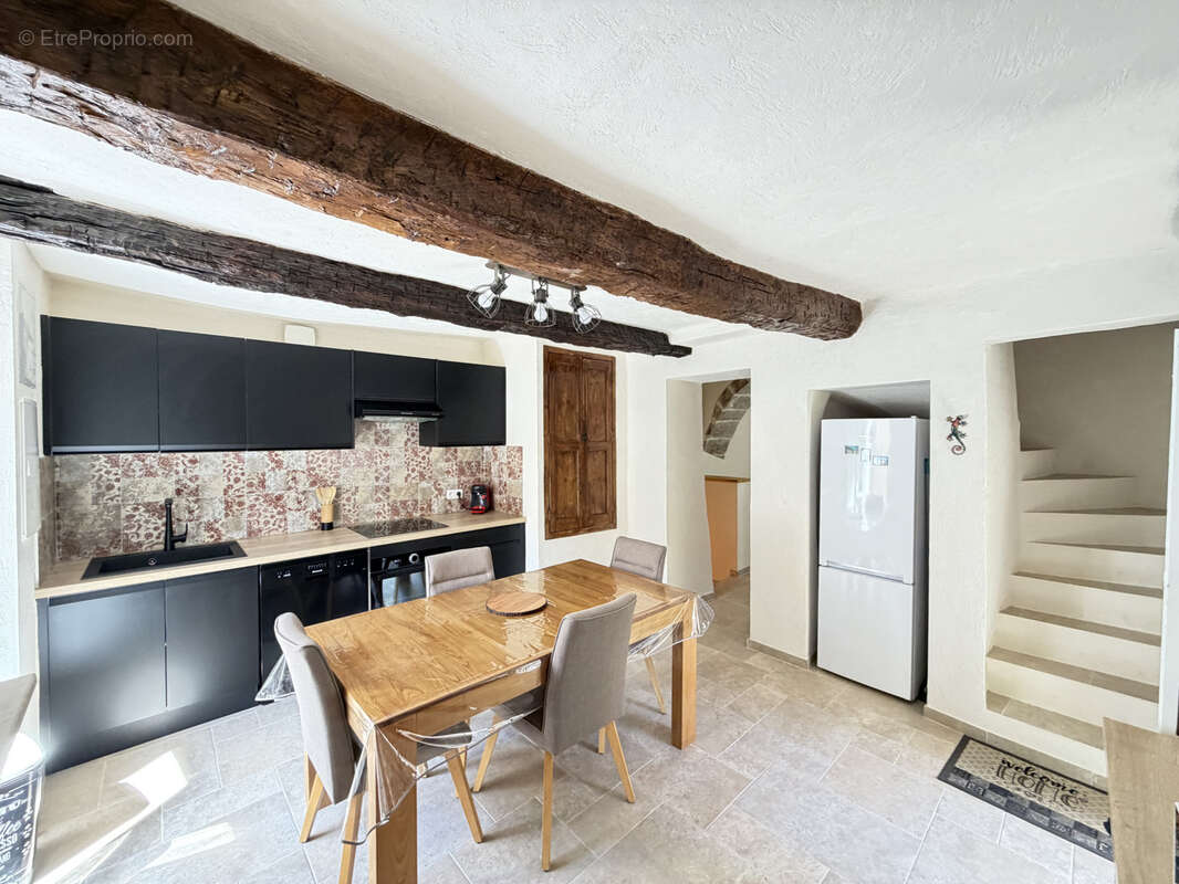 Maison à AIGUINES