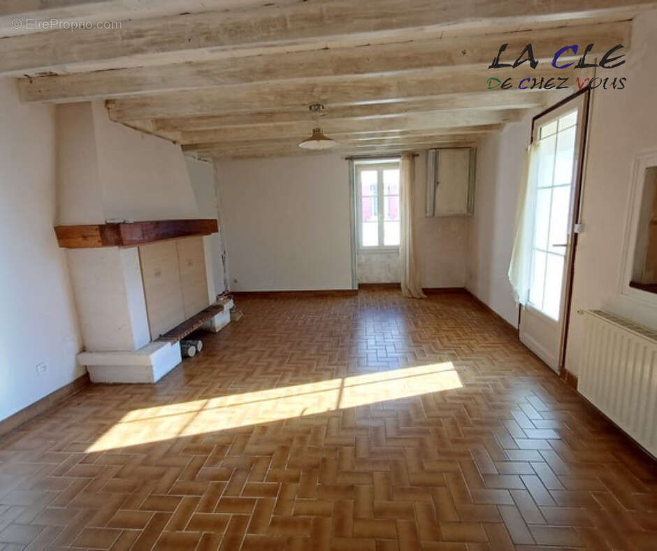 Maison à COULONGES-SUR-L&#039;AUTIZE