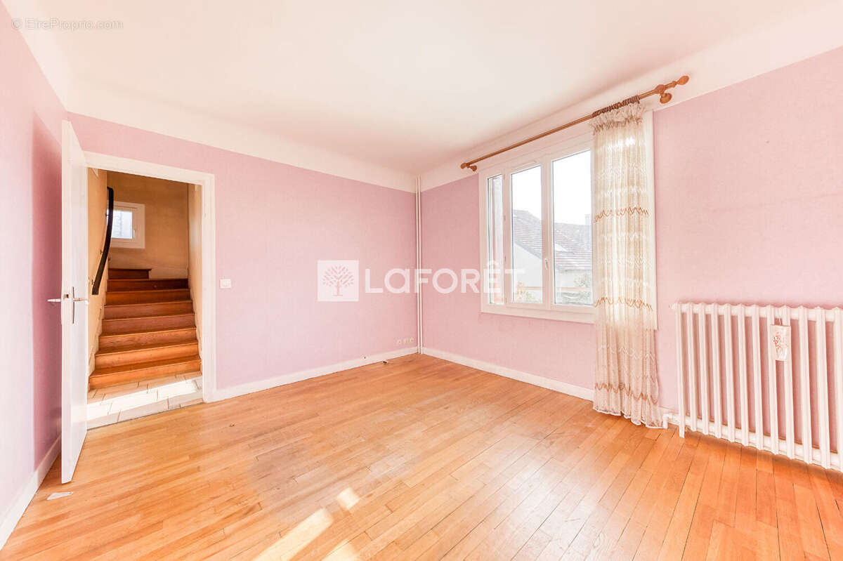 Maison à PONTAULT-COMBAULT