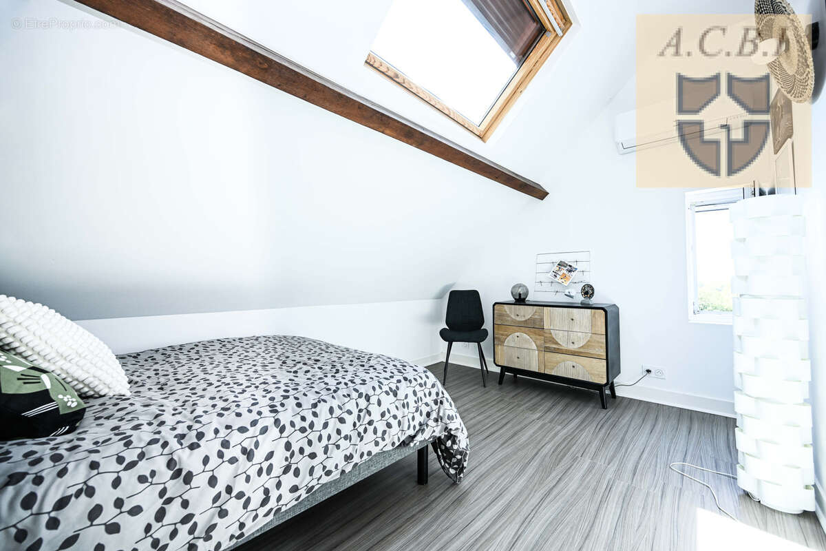 Très belle propriété dans un cadre exceptionnel avec piscine, vue panoramique et bord de Loir - photo 16