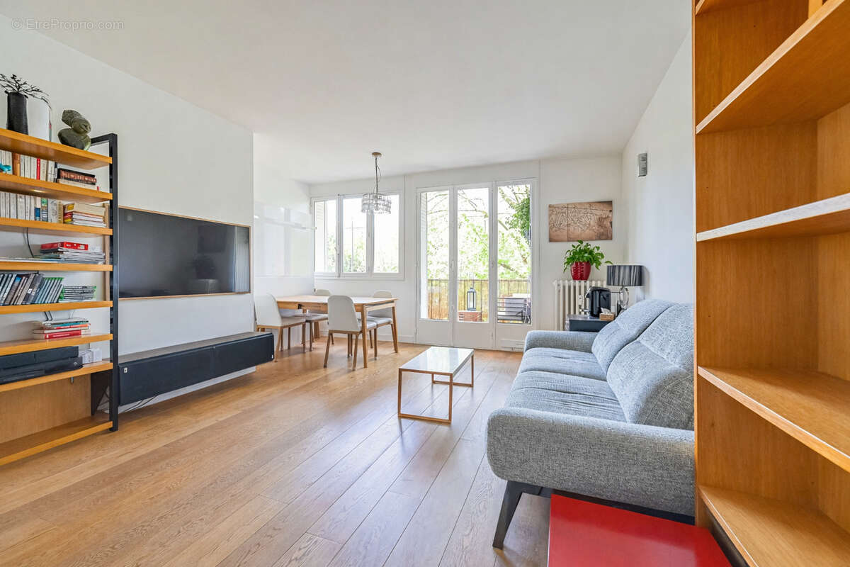 Appartement à NEUILLY-SUR-SEINE