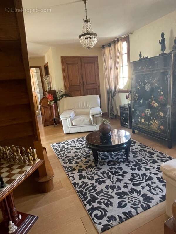 Maison à LA CELLE-DUNOISE