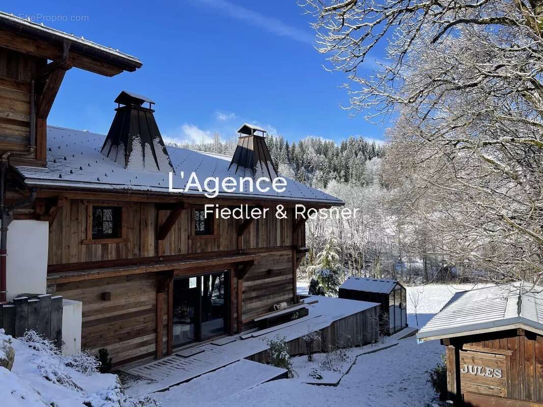 Maison à DEMI-QUARTIER