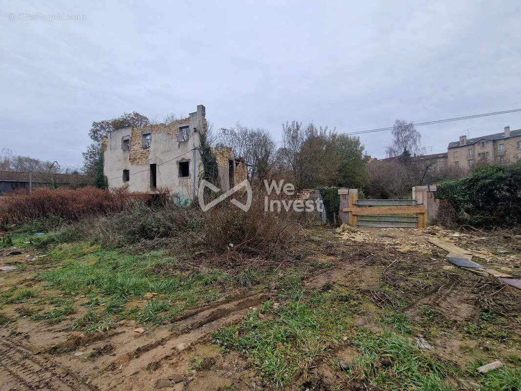 Terrain à FROUARD